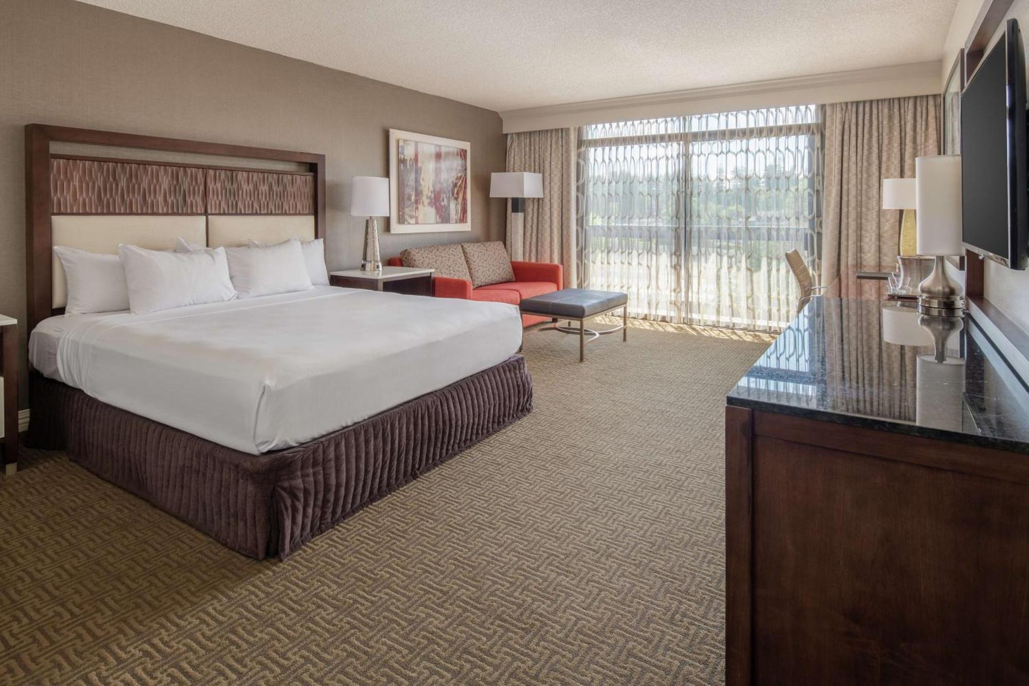 Hilton Hotel 4*